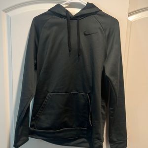 Dark green Men’s Nike sweatshirt dri-fit